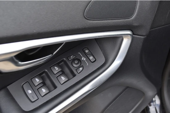 Volvo V40 T3 R-Design Intellisafe!! #Pano #HarmanKardon #Standkachel