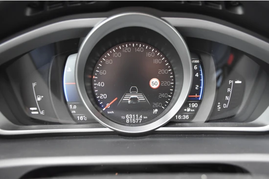 Volvo V40 T3 R-Design Intellisafe!! #Pano #HarmanKardon #Standkachel