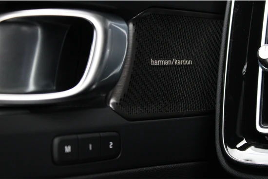 Volvo XC40 T4 Recharge Plus Dark | Harman Kardon | Adaptive Cruise | Elec. stoelen | 19 Inch i.c.m All-Seasonbanden