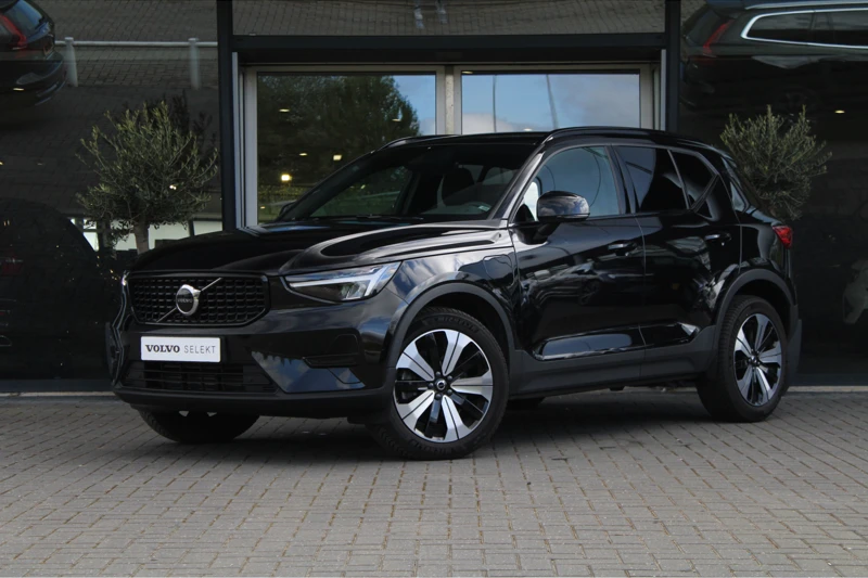 Volvo XC40 T4 Recharge Plus Dark | Harman/Kardon | Adaptive Cruise | Elec. stoelen | 19 Inch i.c.m All-Seasonbanden