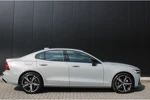 Volvo S60 B4 Plus Dark | inclusief 3 jaar gratis onderhoud en twee jaar garantie | 19" | Sportstoelen | Harman Kardon | Pilot Assist