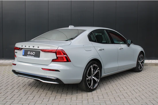 Volvo S60 B4 Plus Dark | 19" | Sportstoelen | Harman Kardon | Pilot Assist | BLIS