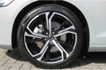 Volvo S60 B4 Plus Dark | inclusief 3 jaar gratis onderhoud en twee jaar garantie | 19" | Sportstoelen | Harman Kardon | Pilot Assist