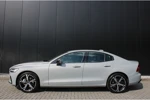 Volvo S60 B4 Plus Dark | inclusief 3 jaar gratis onderhoud en twee jaar garantie | 19" | Sportstoelen | Harman Kardon | Pilot Assist