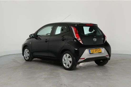 Toyota Aygo 1.0 VVT-i x-play | Dealer Onderhouden! | Camera | Airco | Elektrische Ramen | Bluetooth | Mistlampen