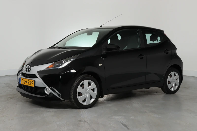 Toyota Aygo 1.0 VVT-i x-play | Dealer Onderhouden! | Camera | Airco | Elektrische Ramen | Bluetooth | Mistlampen