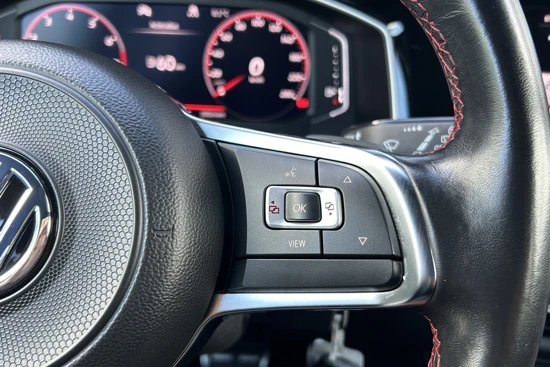 Volkswagen Polo 2.0 TSI 200 pk GTI | Elektrisch glazen panorama-dak | Parkeer Sensoren | Led koplampen |