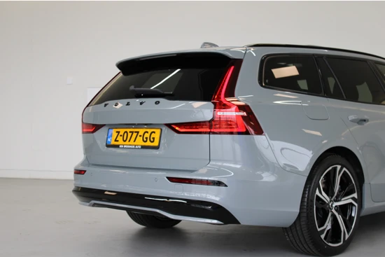 Volvo V60 T6 350PK Recharge AWD Ultimate Dark | Black Pack | 19'' | HUD | Panoramadak | Getint Glas