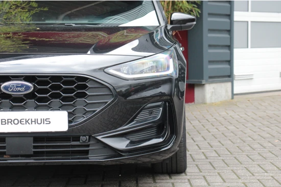 Ford Focus Wagon 1.0 EcoBoost Hybrid ST Line | Parkeersensoren V+A | Stuur- en stoelverwarming | Apple Carplay/Android Auto | Cruise Contro