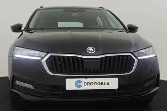 Škoda Octavia Combi 1.4 TSI iV PHEV Octavia Ambition 204pk | Cruise control | Navigatie via app | Parkeersensoren achter | DAB radio | Led kop