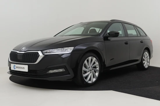 Škoda Octavia Combi 1.4 TSI iV PHEV Octavia Ambition 204pk | Cruise control | Navigatie via app | Parkeersensoren achter | DAB radio | Led kop