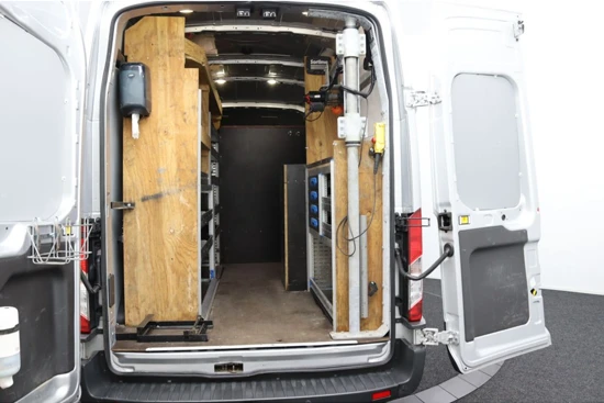 Ford Transit 350 2.0 TDCI 130pk RWD L3H2 Trend | Sortimo Inrichting | Kraan! | 2800kg Trekgewicht | Compleet! | Camera