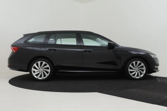 Škoda Octavia Combi 1.4 TSI iV PHEV Ambition 204pk | Cruise control | Camera achter | Stuur + stoelverwarming | Navigatie via app | Parkeersen