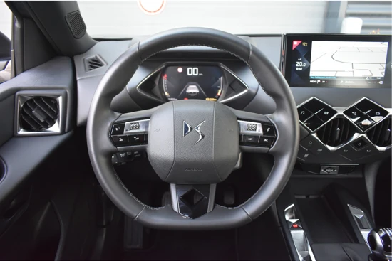 DS DS 3 Crossback 1.2 PureTech Montmartre | Navigatie 3D | AllSeason | Parkeersensoren | Keyless-Start | Apple Carplay | Android Auto |