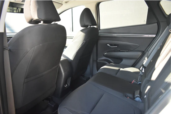 Hyundai Tucson 1.6 T-GDI MHEV Comfort 150pk | Navigatie | Trekhaak | AllSeason | Stoelverwarming | Climate Control | Full-LED | Dealeronderhoud