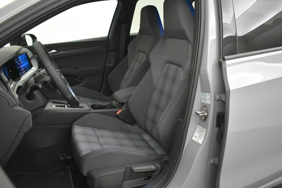Volkswagen Golf 1.4 eHybrid GTE 245pk Adaptief cruise control | Navigatie | Trekhaak 1500kg Trekgewicht | Dodehoekdetectie | Led koplampen | Par