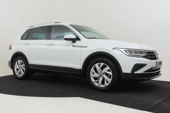 Volkswagen Tiguan 1.5 TSI 150PK Life DSG/AUTOMAAT | Adaptieve Cruise Control | Zwenkbare trekhaak | Achteruitrijcamera | App-Connect | Stoelen+stu