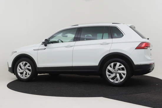 Volkswagen Tiguan 1.5 TSI 150PK Life DSG/AUTOMAAT | Adaptieve Cruise Control | Zwenkbare trekhaak | Achteruitrijcamera | App-Connect | Stoelen+stu