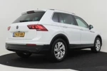 Volkswagen Tiguan 1.5 TSI 150PK Life DSG/AUTOMAAT | Adaptieve Cruise Control | Zwenkbare trekhaak | Achteruitrijcamera | App-Connect | Stoelen+stu