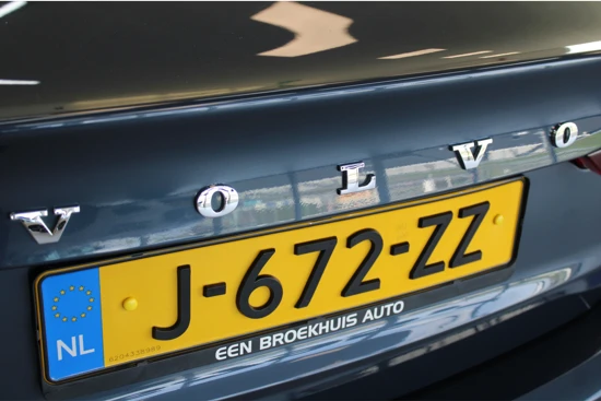 Volvo S60 B3 163PK Inscription | 4-Zone Climate | Camera | BLIS | Pilot Assist | Leder | Memory