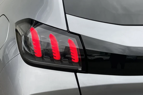 Peugeot 208 GT-Line Pack 50 kWh | PANORAMADAK | NAVIGATIE | ADPTIVE CRUISE | STOELVERWARMING | ECC-AIRCO | APPLE/ANDROID AUTO | ETC