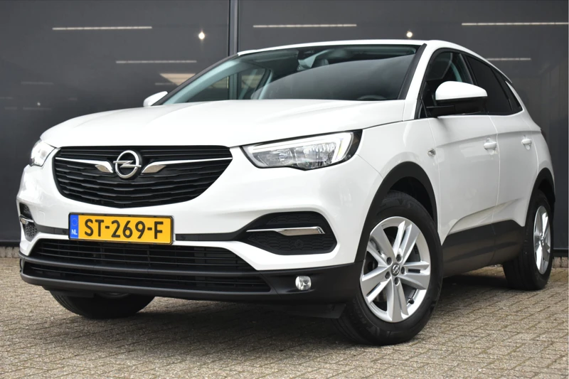 Opel Grandland X 1.2 Turbo Online Edition+ 130pk | Trekhaak | Navigatie | AGR-Comfortstoelen | Climate Control | Parelmoer Wit | Parkeersensoren