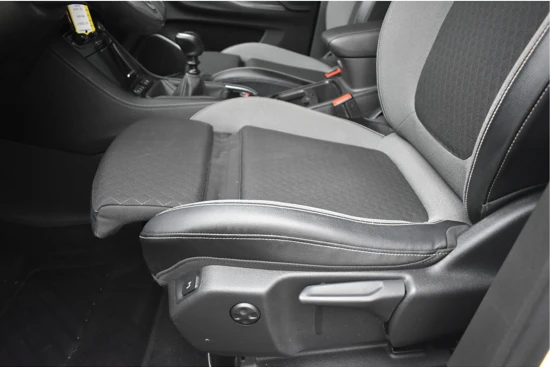 Opel Grandland X 1.2 Turbo Online Edition+ 130pk | Trekhaak | Navigatie | AGR-Comfortstoelen | Climate Control | Parelmoer Wit | Parkeersensoren