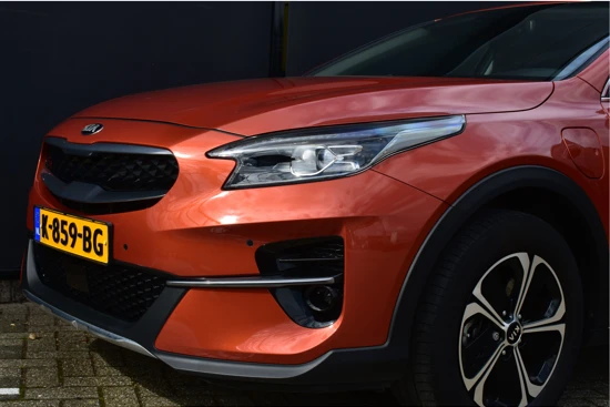 Kia Xceed 1.6 GDi PHEV DynamicPlusLine 140pk | Navigatie 3D | Camera | Stoelverwarming | Half-Leder | Keyless-Entry | Apple Carplay | Andr