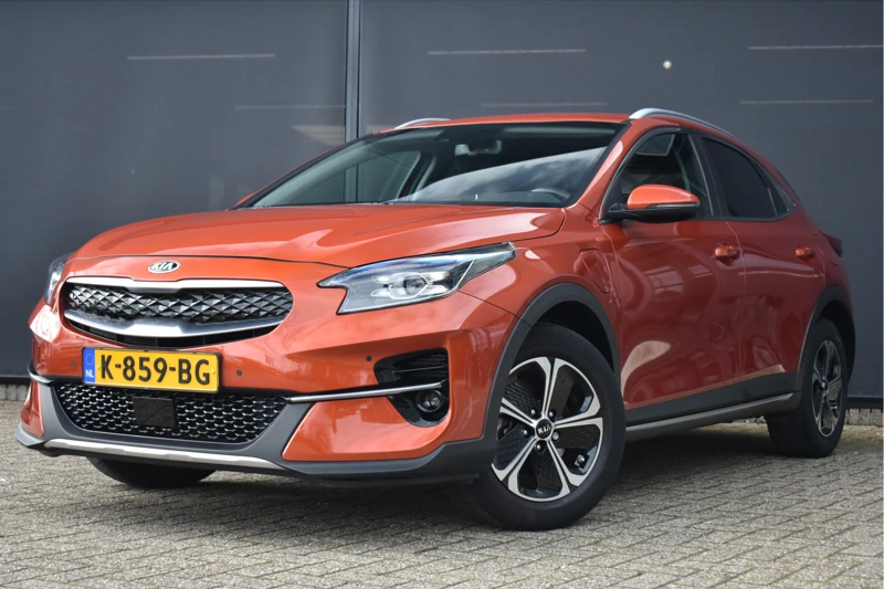 Kia Xceed 1.6 GDi PHEV DynamicPlusLine 140pk | Navigatie 3D | Camera | Stoelverwarming | Half-Leder | Keyless-Entry | Apple Carplay | Andr