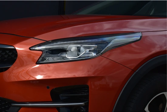 Kia Xceed 1.6 GDi PHEV DynamicPlusLine 140pk | Navigatie 3D | Camera | Stoelverwarming | Half-Leder | Keyless-Entry | Apple Carplay | Andr