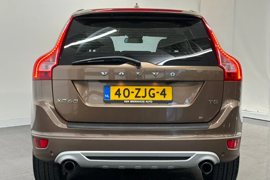 Volvo XC60 T5 R-Design | Navigatie | Stoelverwarming | Gelamineerde ruiten | Keyless | Bi-xenon | Leder | 20" wielen | Premium Sound |