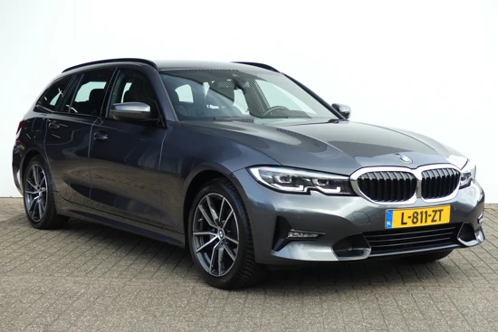 BMW 3 Serie Touring 318i Business Edition Automaat | Sportstoelen | Led | Navi | PDC V+A | 18"LMV |