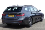 BMW 3 Serie Touring 318i Business Edition Automaat | Sportstoelen | Led | Navi | PDC V+A | 18"LMV |