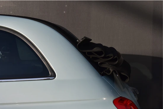 Fiat 500 Cabrio 1.0 Hybrid Dolcevita | Navigatie | Parkeersensoren | 17"LMV | Climate Control | Nieuwstaat! | Apple Carplay | Android Aut