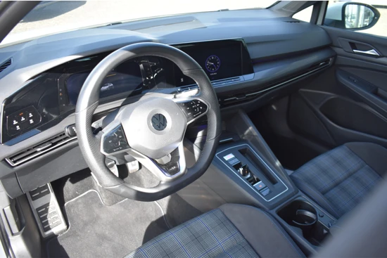 Volkswagen Golf GTE 1.4 TSI eHybrid 245PK DSG-6 | NAVIGATIE | ACTIVE INFO DISPLAY | ADAPT. CRUISE
