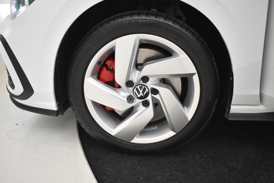 Volkswagen Golf 1.4 eHybrid GTE 245pk | Cruise control | Navigatie | App connect | Parkeersensoren v+a | Led koplampen | Dab radio | Stuur + sto