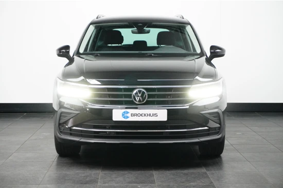 Volkswagen Tiguan 1.5 TSI 150PK DSG-7 Life + | TREKHAAK | CAMERA | AUTO A. KLEP | STANDKACHEL | NAVI BY APP