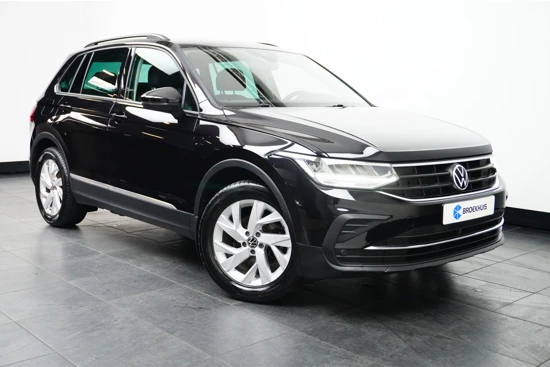 Volkswagen Tiguan 1.5 TSI 150PK DSG-7 Life + | TREKHAAK | CAMERA | AUTO A. KLEP | STANDKACHEL | NAVI BY APP