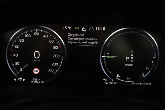 Volvo S60 Recharge T6 AWD R-Design | Head-Up display | Panoramisch schuif/kanteldak | Adaptieve cruise control incl. BLIS | Elektrisch ver