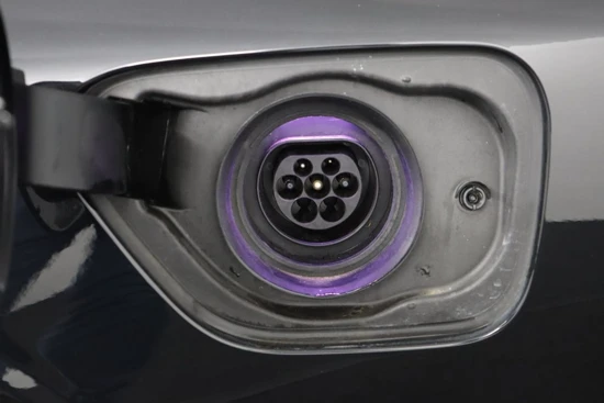 Volvo S60 Recharge T6 AWD R-Design | Head-Up display | Panoramisch schuif/kanteldak | Adaptieve cruise control incl. BLIS | Elektrisch ver