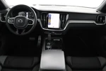 Volvo S60 Recharge T6 AWD R-Design | Head-Up display | Panoramisch schuif/kanteldak | Adaptieve cruise control incl. BLIS | Elektrisch ver