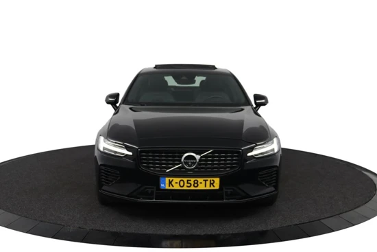 Volvo S60 Recharge T6 AWD R-Design | Head-Up display | Panoramisch schuif/kanteldak | Adaptieve cruise control incl. BLIS | Elektrisch ver