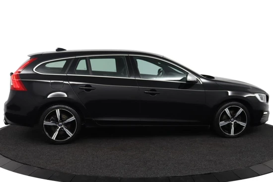 Volvo V60 T4 Aut Business Sport | Stoelverwarming | Climate Control | High Performance Audio | Cruise Control | Parkeersensoren achterzijd