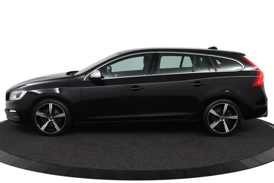 Volvo V60 T4 Aut Business Sport | Stoelverwarming | Climate Control | High Performance Audio | Cruise Control | Parkeersensoren achterzijd