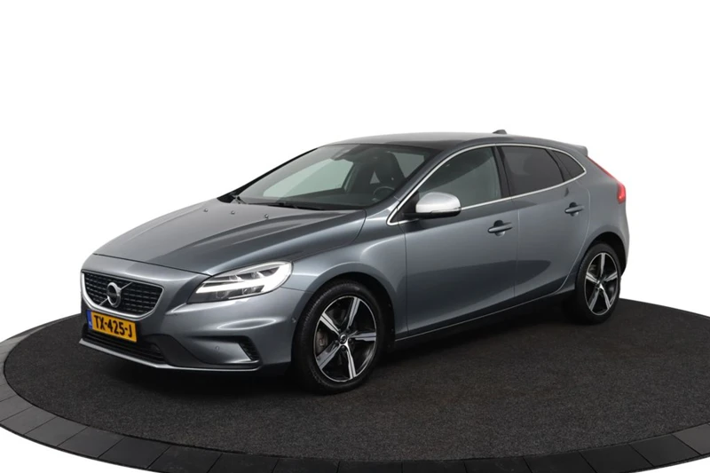 Volvo V40 T3 Aut Polar+ | Stoelverwarming | Harman Kardon | Parkassist voor & achter | Climate Control | Cruise control | Parkassist camer