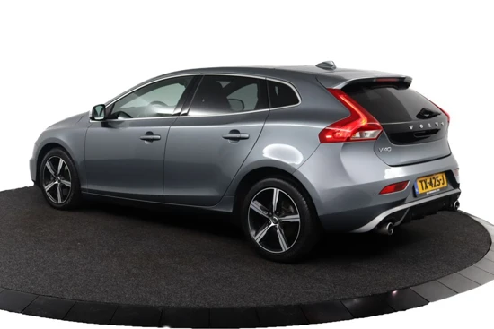 Volvo V40 T3 Aut Polar+ | Stoelverwarming | Harman Kardon | Parkassist voor & achter | Climate Control | Cruise control | Parkassist camer