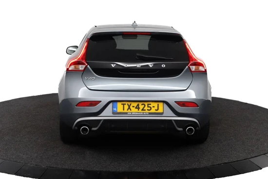 Volvo V40 T3 Aut Polar+ | Stoelverwarming | Harman Kardon | Parkassist voor & achter | Climate Control | Cruise control | Parkassist camer