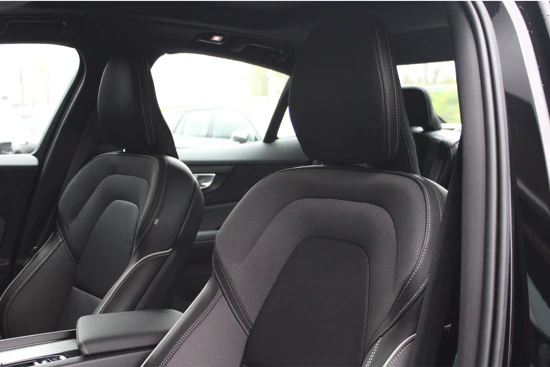 Volvo S60 B4 Plus Dark | HEICO SPORTIV | Panoramadak | Harman/Kardon | Sportstoelen | Adaptive Cruise | BLIS | 20 Inch | Trekhaak