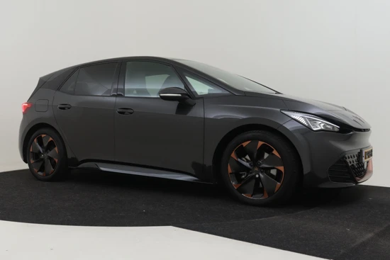 CUPRA Born Performance One 62 kWh 204PK | 12% Bijtelling / €2000,- Subsidie | Elektrisch Verstelbare Stoelen | Achteruitrij Camera | Stoel+