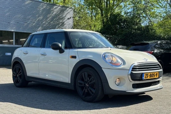 MINI Mini 1.5 ONE 5-DEURS | NAVI | LICHTMETALEN VELGEN | AIRCO | BLACK PACK | NETTE AUTO!